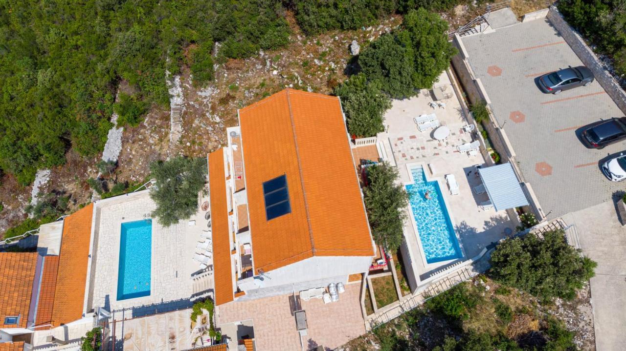 Villa Castello Zrnovo Luaran gambar