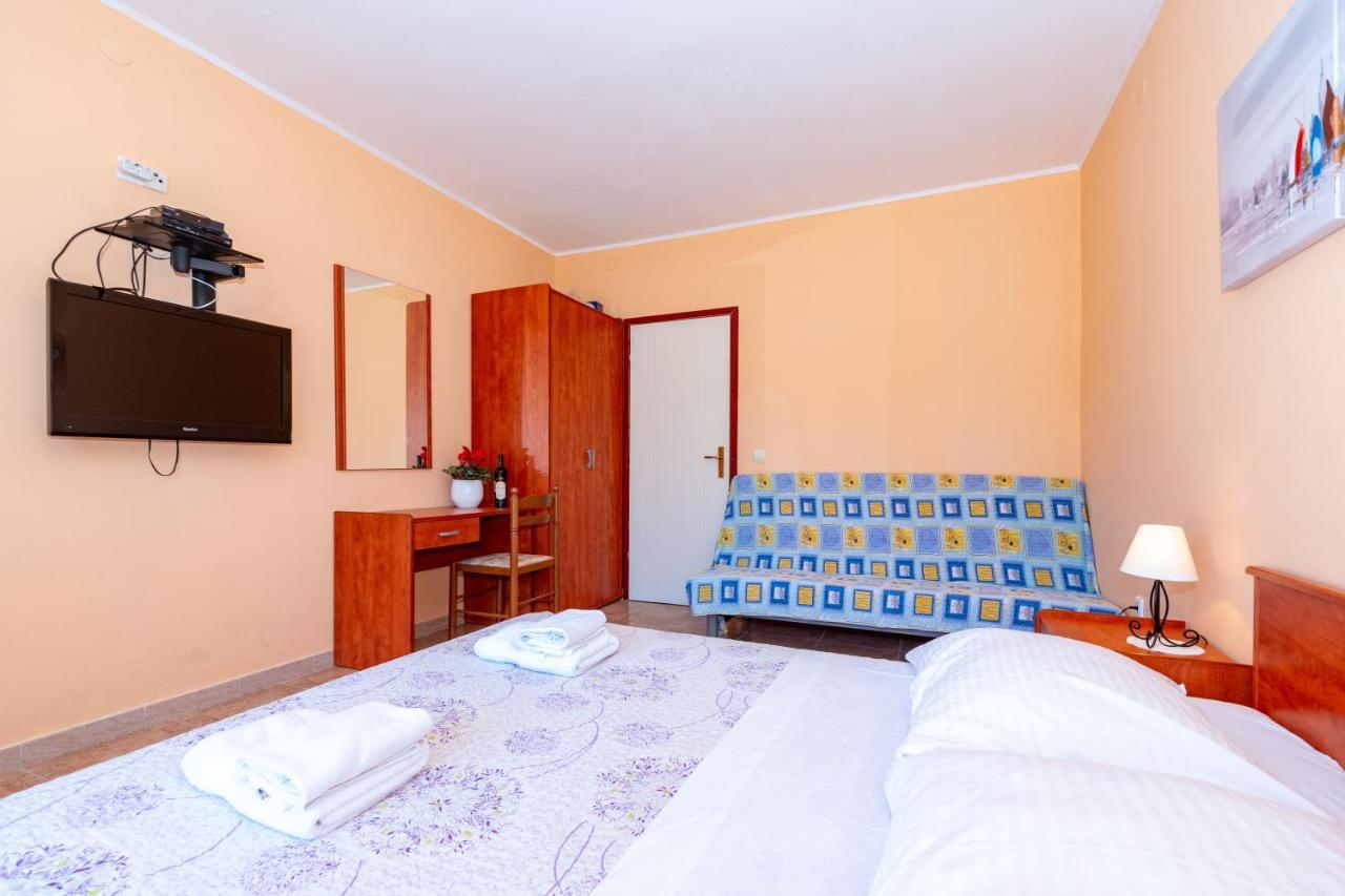 Villa Castello Zrnovo Luaran gambar
