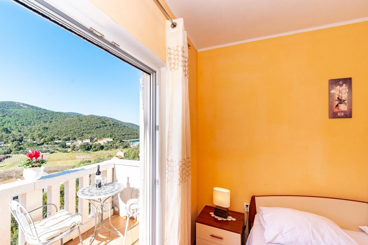 Villa Castello Zrnovo Luaran gambar